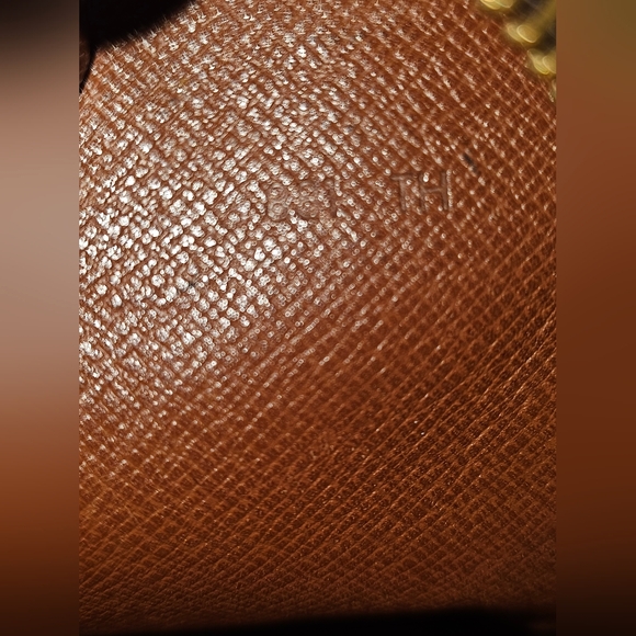 Rare Louis Vuitton Monogram Amazone MM size - Picture 10 of 16